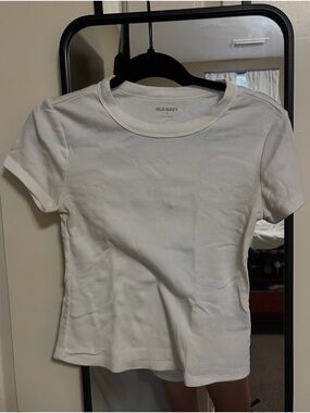 Old Navy White Ribbed Short Sleeve Tee